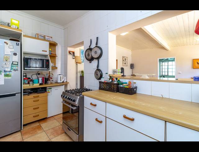 2 BEDROOM FREEHOLD FOR SALE IN KENILWORTH